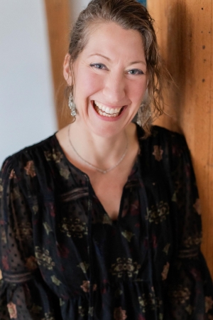 NH based business women celebrate their individuality with minisession headshot day at the loft in Newmarket,NH