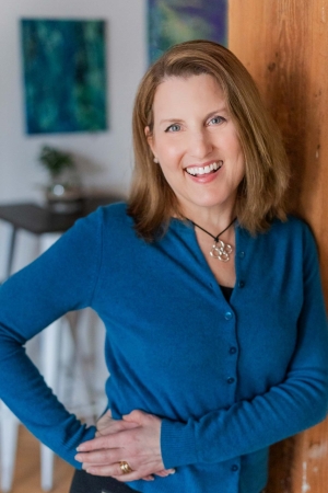 NH based business women celebrate their individuality with minisession headshot day at the loft in Newmarket,NH