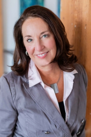 NH based business women celebrate their individuality with minisession headshot day at the loft in Newmarket,NH