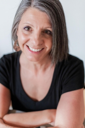 NH based business women celebrate their individuality with minisession headshot day at the loft in Newmarket,NH