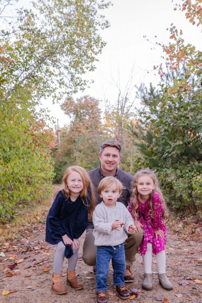 Family of 5 at Wason Pond in Chester, NH for Fall Family Photo F