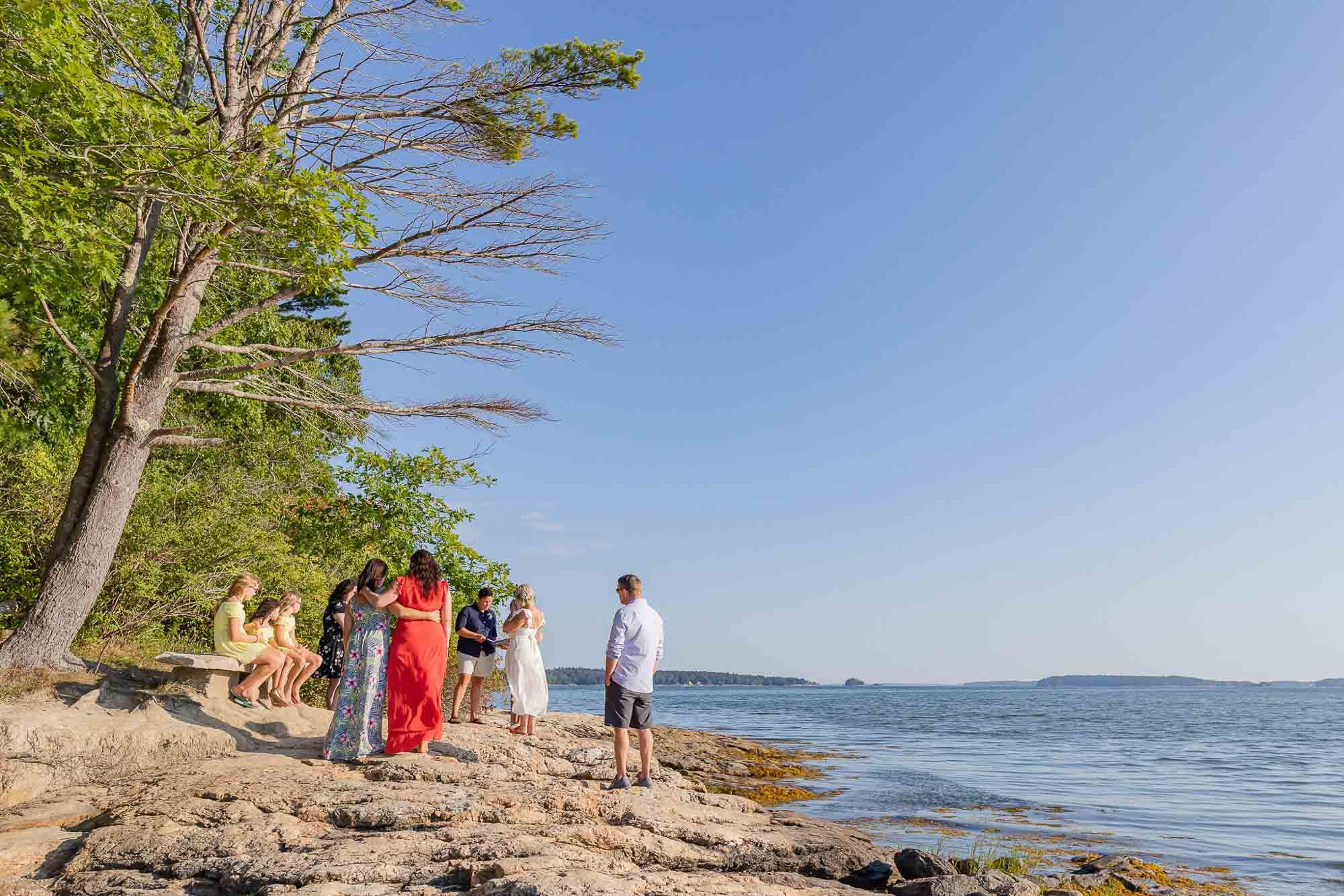 Couple elopes at the Maine coast